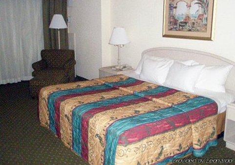 Clarion Hotel Deland Habitación foto