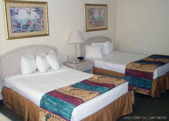 Clarion Hotel Deland Habitación foto